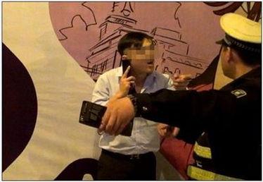 老舅最新爆料新闻,娱乐圈最新劲爆新闻大揭秘!